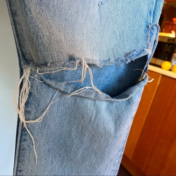 Levi’s 501s Distressed Light Blue Cropped 32 - Picture 4 of 11